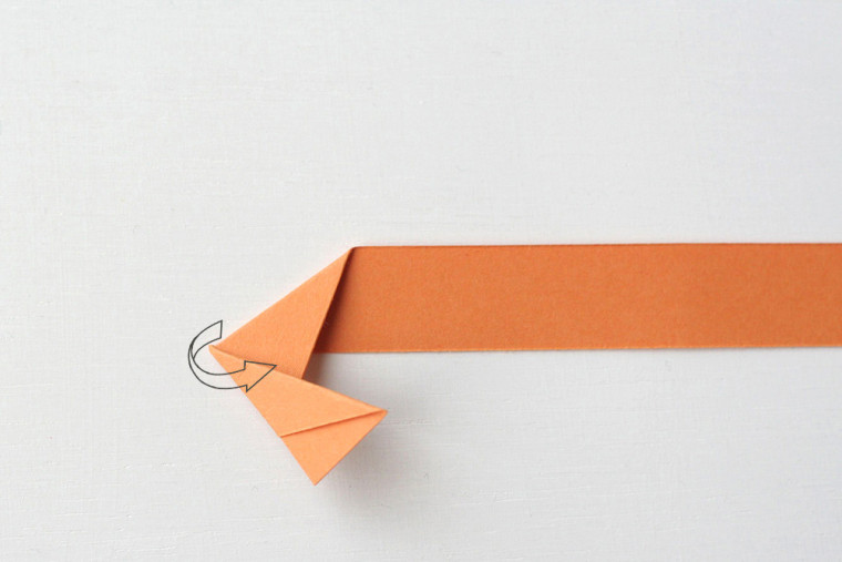 1本のテープから作るバラのモチーフ作り方【紙テープの薔薇