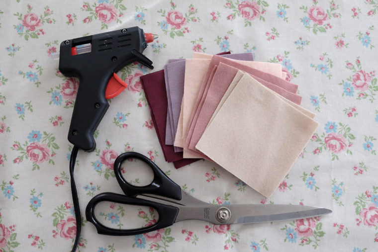 make-of-flower-by-felt-01